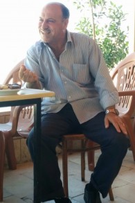 محمد، صاحب متجر في موقع سبسطية الأثري في الضفة الغربية (Ilan Ben Zion/Times of Israel)