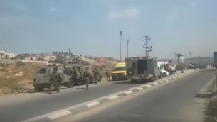 مكان مقتل رجل فلسطيني بعد ان دهسته شاحنة يقودها فلسطيني بالقرب من الخليل، 20 اكتوبر 2015 (Arutz Sheva TV)