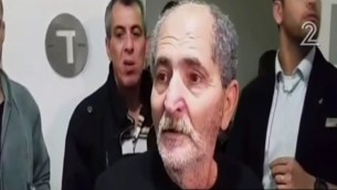 محمد ملحم، والد منفذ هجوم تل ابيب نشأت ملحم، يتحدث مع الصحافة بعد اطلاق سراحه في 10 يناير 2016 (screen capture: Channel 2)