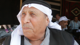 محمد سليمان العبرة، من مدينة رهط، الذي شارك في "مسيرة العودة" في 12 مايو، 2016. (Luke Tress / Times of Israel)