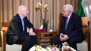 المبعوث الأمريكي إلى الشرق الأوسط جيسون غرينبلات يلتقي برئيس السلطة الفلسطينية محمود عباس على هامش قمة الجامعة العربية في عمان، 28 مارس، 2017. ( Wafa / Thair Ghnaim) 