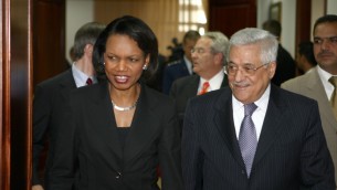 الرئيس الفلسطيني محمود عباس يلتقي مستشارة الأمن القومي الأميركي سوزان رايس في مدينة رام الله بالضفة الغربية، 15 يونيو 2008 (Omar Rashidi/Flash90)