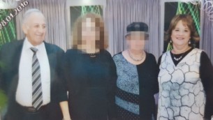 يوسف سالومون (70 عاما) وابنته حايا سالومون (46 عاما) في حفل عائلي. قُتل الاثنان بعد تعرضها للطعن في 21، 2017 في هجوم نفذه فلسطيني في حلميش (courtesy) 