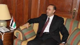 وزير شؤون الاعلام الاردني محمد المومني في عمان، 2 ديسمبر 2013 (CC BY Official CTBTO Photostream, Wikimedia commons)