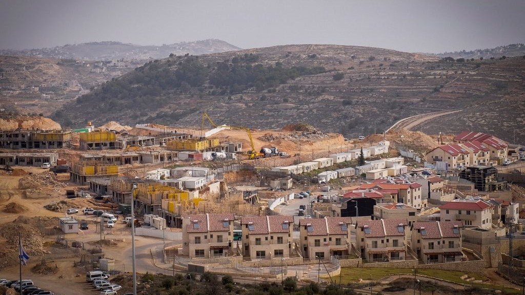 البناء في مستوطنة افرات في الضفة الغربية، 26 يناير 2017 (Gershon Elinson/Flash90)