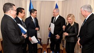 PM-Netanyahu-meets-with-Honduran-Pres.-Juan-Orlando-Hernandez-400x250