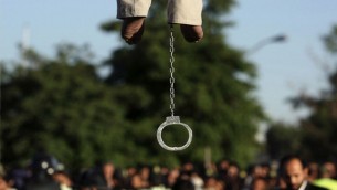 صحنه ای از یک اعدام خیابانی در ایران - قزوین - عکس از مهدی فرجی