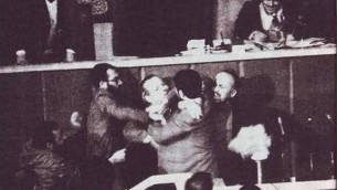 درگیری در مجلس اول و لبخند رفسنجانی پس از کتک خوردن ملیون از افراطیون