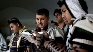 Mideast-Iran-Jews_Horo-1-640x400