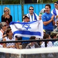Tennis fans show their support for Israeli star Dudi Sela at the Australian Open on January 19. Photo: Peter Haskin Tennis fans show their support for Israeli star Dudi Sela at the Australian Open on January 19. Photo: Peter Haskin