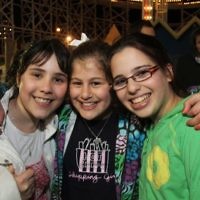 27-9-10. Chabad Youth annual Succot at Luna Park. From left: Chaya Gutnick, Chavi Block, Nechama Rapp. Photo: Peter Haskin