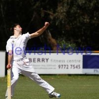 12-11-11. Maccabi Cricket v Aspendale. Photo: Peter Haskin