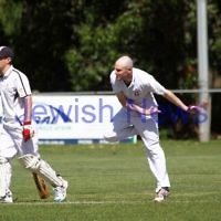 12-11-11. Maccabi Cricket v Aspendale. Photo: Peter Haskin
