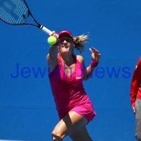 17-1-12. Australian Open 2012. Womens Round 1. Shahar Peer v Isabella Holland. Photo: Peter Haskin