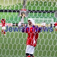 17-2-12. Girls with Heart exhibition match at AAMI Park. Photo: Peter Haskin