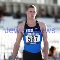 15-4-12. Athletics Australia Nationals at Lakeside Stadium Albert Park. Steve Soloman, defending national 400m champion. Photo: Peter Haskin