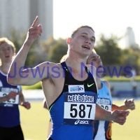 15-4-12. Athletics Australia Nationals at Lakeside Stadium Albert Park. Steve Soloman, defending national 400m champion. Photo: Peter Haskin