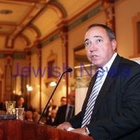 5-6-12. Hotel Windsor, Melbourne. annual ZCV Yom Ha atzmaut cocktail party. Israeli Ambassador, Yuval Rotem. Photo: Peter Haskin 5-6-12. Hotel Windsor, Melbourne. annual ZCV Yom Ha atzmaut cocktail party. Israeli Ambassador, Yuval Rotem. Photo: Peter Haskin