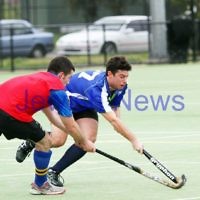 26-8-12. Maccabi Hockey Club senior men defeated Old Carey 6-4 at Albert Park. Photo: Peter Haskin
