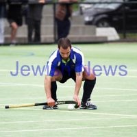 26-8-12. Maccabi Hockey Club senior men defeated Old Carey 6-4 at Albert Park. Preparing for a short corner. Photo: Peter Haskin