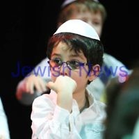 31-8-12. Victorian Govenor General, Alex Chernov visits Bialik College, Melbourne. Primary school kabbalat shabbat. Photo: Peter Haskin