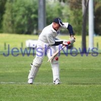 13-10-12. Maccabi Cricket v Powerhouse. Julian Weiner. Photo: Peter Haskin