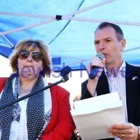 18-11-12. Solidarity rally for Israel. More than 1200 people rallied to show their support for Israel at Princes Park, Caulfield. Marsha Thomson, David Southwick. Photo: Peter Haskin