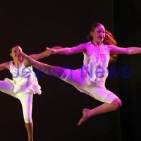 25-4-12. Yom Ha atzmaut 2012 at the National Theatre, St Kilda. Photo: Peter Haskin