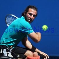 Australian Open 2013. Qtr finals, mens wheelchair.  Adam Kellerman (AUS)  (right) lost to Stefan Olsson (SWE) 6-4 6-3.  Photo: Peter Haskin