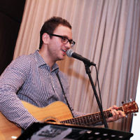 23-5-13. 19th Maccabiah fund raising dinner. Brighton International. Elliot Freeman. Photo: Peter Haskin