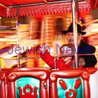 23-9-13. Chabad Youth annual Succot celebration at Luna Park. Photo: Peter Haskin
