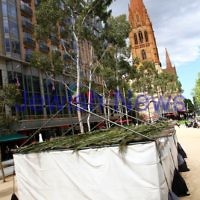 24-9-13. Succot in the Melbourne CBD. Chabad of Melbourne hosting lunch in their succah in the City Square.  Photo: Peter Haskin