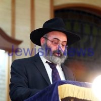 16-6-14. Melbourne communal solidarity event. More than 400 people attended a meeting and prayers at Caulfield Shul to show solidarity for the three kidnapped Israeli teenagers. Photo: Peter Haskin