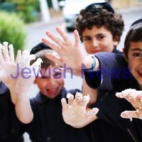 8-4-14. The King David School. Year 2 students making matza. Photo: Peter Haskin 8-4-14. The King David School. Year 2 students making matza. Photo: Peter Haskin