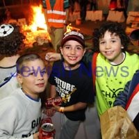 18-5-14. Lag B'omer 2014. Annual Bnai Akiva bonfire party at Mizrachi.  Photo: Peter Haskin