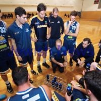 1-6-14. Basketball. Maccabi Warriors lost to Mornington Breakers. 43-61. Coach Drew Solewicz addresses the players at a time out. Photo: Peter Haskin 1-6-14. Basketball. Maccabi Warriors lost to Mornington Breakers. 43-61. Coach Drew Solewicz addresses the players at a time out. Photo: Peter Haskin