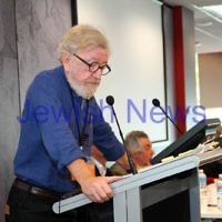 8-6-14. Limmud Oz 2014. "Asylum seekers: facts, politics and ethics" Robert Richter. Photo: Peter Haskin