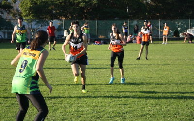 Evan Kassel on the attack for the Tigers, with Bec Lissing in support. Photo: Sam Contori