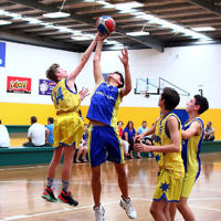 13-2-16. Basketball. Maccabi Under 14 Bulls lost to Timberwolves Giants 27 - 36. Photo: Peter Haskin 13-2-16. Basketball. Maccabi Under 14 Bulls lost to Timberwolves Giants 27 - 36. Photo: Peter Haskin