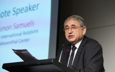 Dr Shimon Samuels speaking at the Kristallnacht Commemoration in Sydney. Photo: Giselle Haber