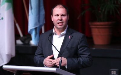 Josh Frydenberg addresses the Maccabiah farewell.
Photo: Noel Kessel