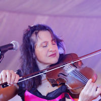 3-9-17. Shir Madness. Melbourne Jewish Music Festival. Stiletto Sisters. Hope Csutoros. Photo: Peter Haskin 3-9-17. Shir Madness. Melbourne Jewish Music Festival. Stiletto Sisters. Hope Csutoros. Photo: Peter Haskin
