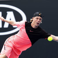 15-1-18. Australian Open. Canadian Denis Shapovalov defeated Stefanos Tsitsipas 6-1, 6-3, 7-6. Photo: Peter Haskin