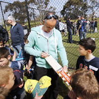 30-9-18. Legendary Jewish batsman Michael Klinger visited Maccabi Junior cricket training at Caulfield Park. Photo: Peter Haskin