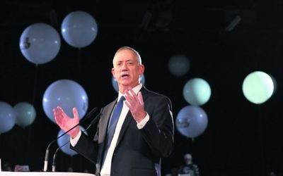 Benny Gantz speaks during the presentation of his election campaign. Photo: EPA/Abir Sultan