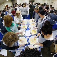 2-5-19. Gen 2 Gen "Braiding us Together" Challah Bake at Caulfield Shule. Photo: Peter Haskin