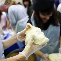 2-5-19. Gen 2 Gen "Braiding us Together" Challah Bake at Caulfield Shule. Photo: Peter Haskin