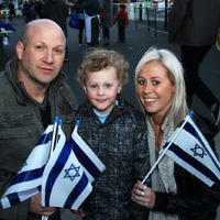 Yom ha atzmaut 2011. Celebrations at Luna Park for Israel's 63rd birthday. Photo: Peter Haskin