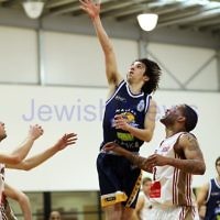 3-7-11. Maccabi Warriors Basketball v Warrandyte. Photo: Peter Haskin