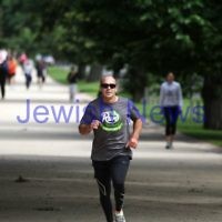 4-12-11. Jewish Aid Australia held there Run for Change day around Melbourne's Botanical Gardens to raise money for creating social change. Photo: Peter Haskin